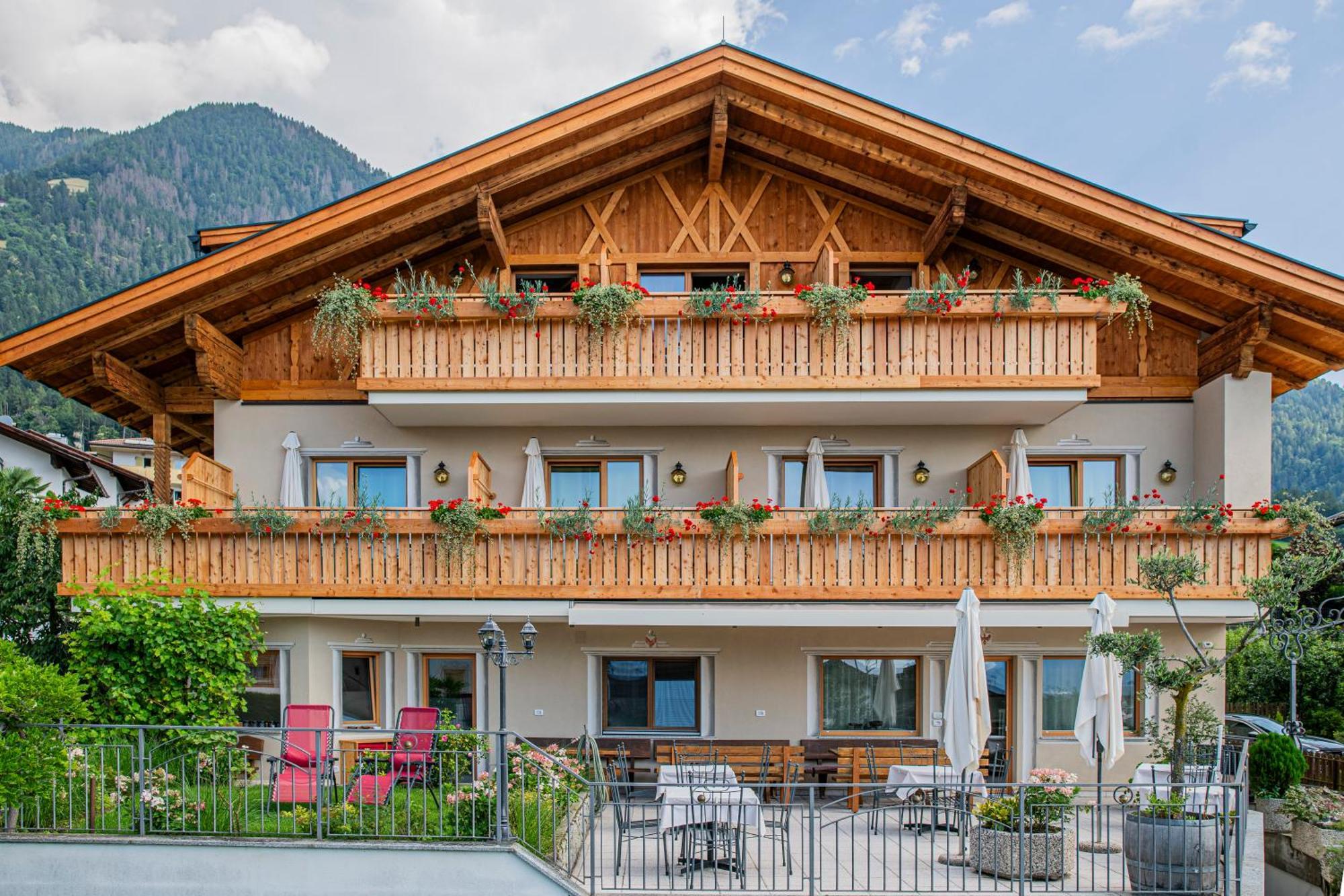 Bed and Breakfast Garni Stuebele Tirolo Zewnętrze zdjęcie